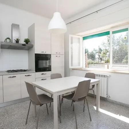 דירה N050 - Numana, Trilocale In Centro Con Portico E Posto Auto