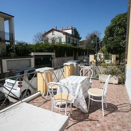 N050 - Numana, Trilocale In Centro Con Portico E Posto Auto *