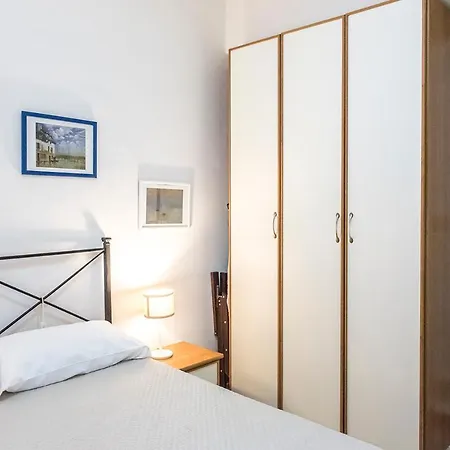 N050 - Numana, Trilocale In Centro Con Portico E Posto Auto