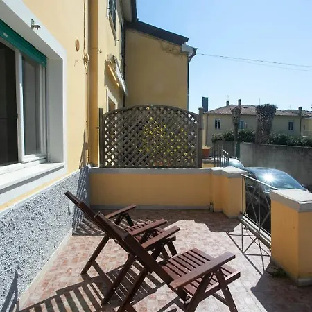 N050 - Numana, Trilocale In Centro Con Portico E Posto Auto