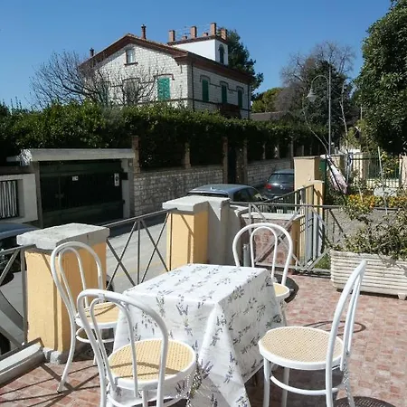 Appartamento N050 - Numana, Trilocale In Centro Con Portico E Posto Auto