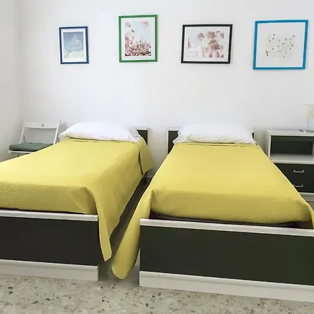 Appartamento N050 - Numana, Trilocale In Centro Con Portico E Posto Auto *