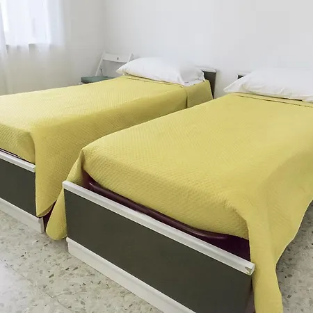 Appartamento N050 - Numana, Trilocale In Centro Con Portico E Posto Auto Numana