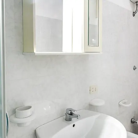 N050 - Numana, Trilocale In Centro Con Portico E Posto Auto Appartement *