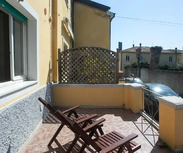 N050 - Numana, Trilocale In Centro Con Portico E Posto Auto