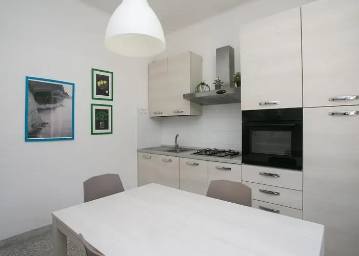 Appartamento N050 - Numana, Trilocale In Centro Con Portico E Posto Auto Numana