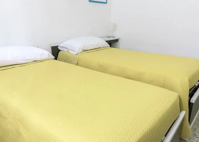 N050 - Numana, Trilocale In Centro Con Portico E Posto Auto Appartamento