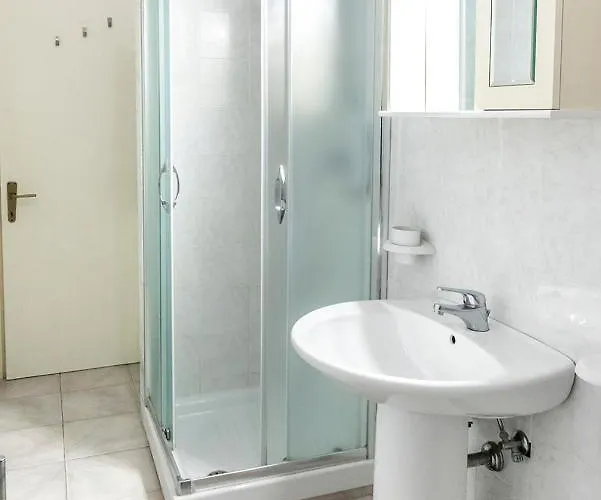 N050 - Numana, Trilocale In Centro Con Portico E Posto Auto Appartamento *