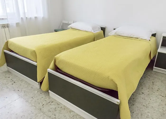 Appartamento N050 - Numana, Trilocale In Centro Con Portico E Posto Auto Numana