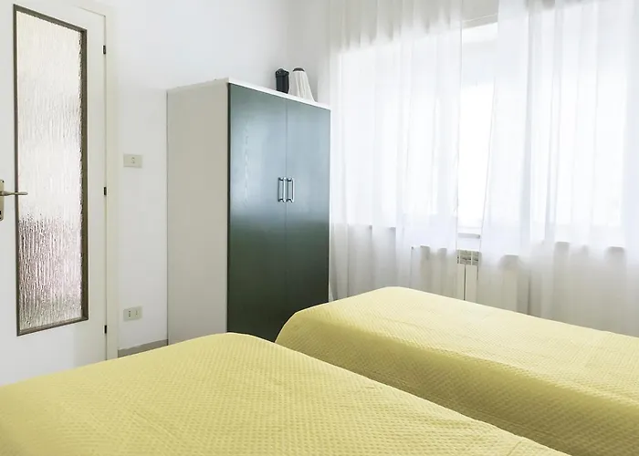 N050 - Numana, Trilocale In Centro Con Portico E Posto Auto *