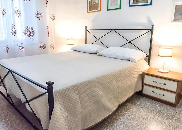 N050 - Numana, Trilocale In Centro Con Portico E Posto Auto *