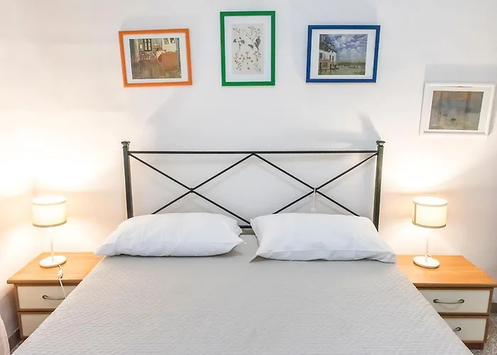 N050 - Numana, Trilocale In Centro Con Portico E Posto Auto Appartamento